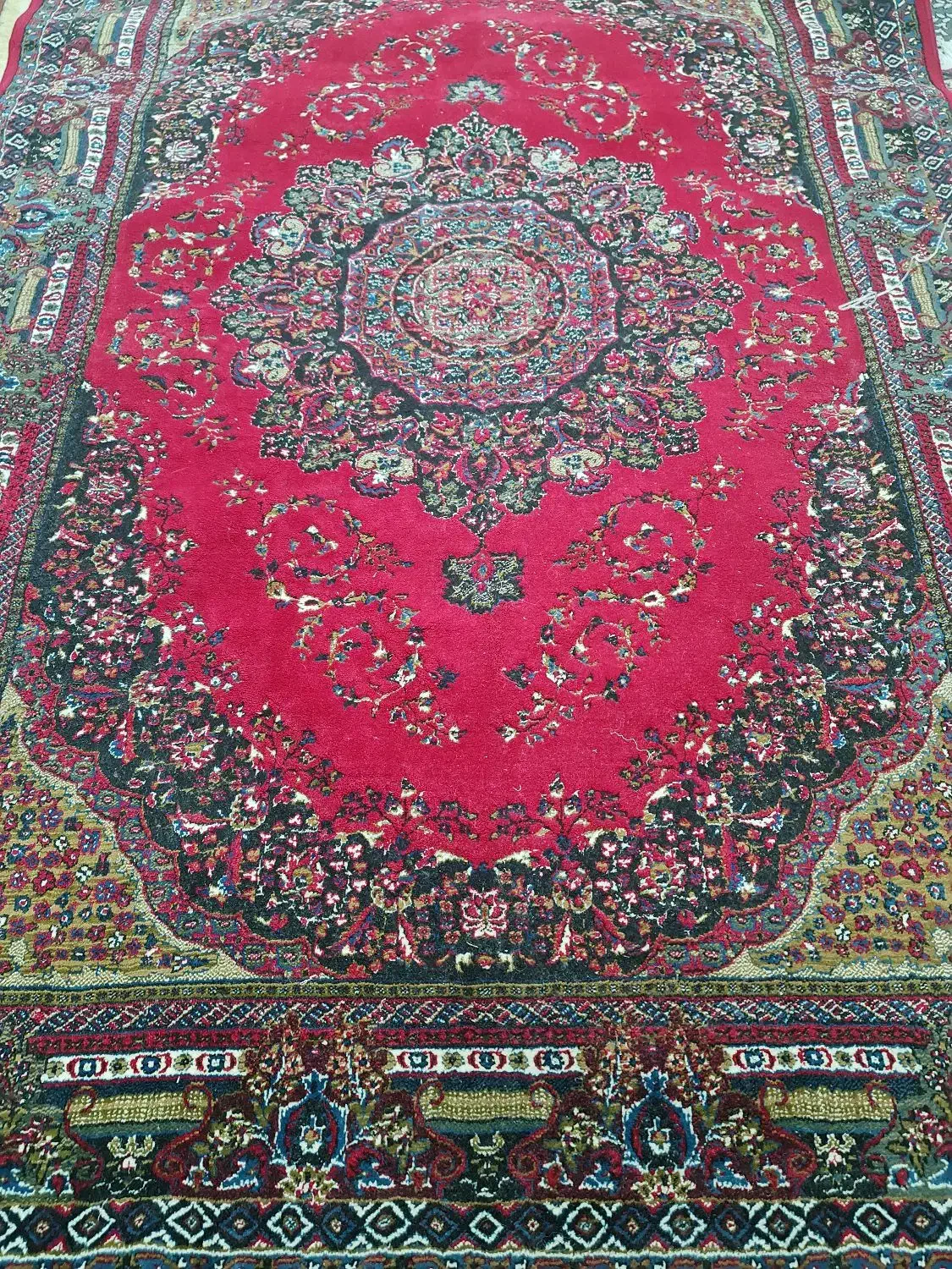 فرش ماشینی شش متری کاملا تمیز و شسته شده|فرش|رشت, دیانتی|دیوار