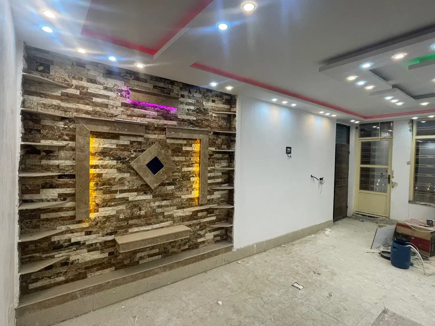 دو خوابه طبقه بالا|اجارهٔ خانه و ویلا|شیراز, شهرک مهدیآباد|دیوار