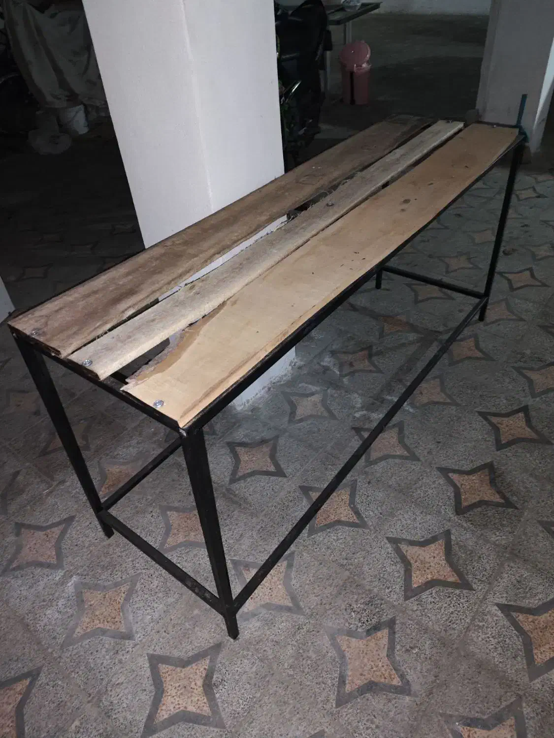 میز آهنی|فروشگاه و مغازه|لاهیجان, انقلاب|دیوار