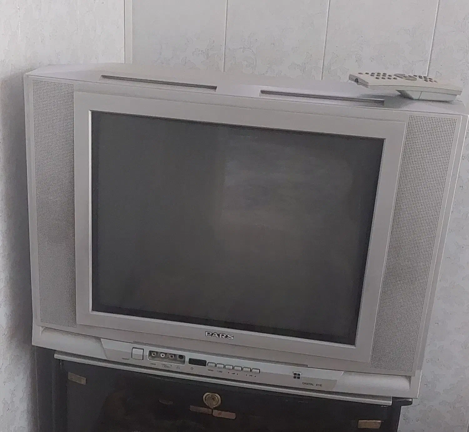 تلوزیون پارس ۲۱ اینچ|تلویزیون و پروژکتور|اصفهان, لنبان|دیوار