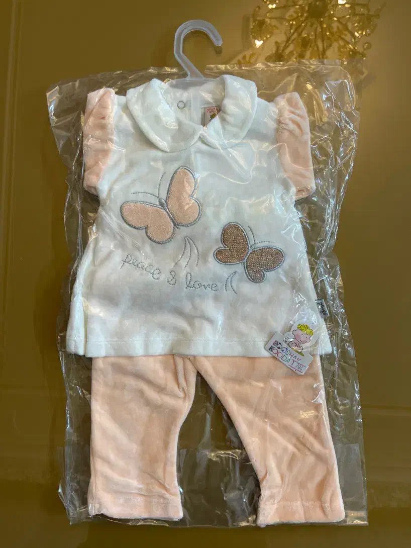 تعدادی لباس و لوازم بچگانه|اسباب و اثاث بچه|اردبیل, |دیوار