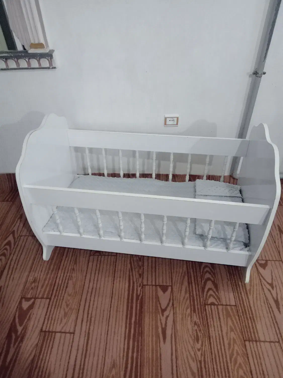 گهواره تخت کودک تا دو سه سال و سرویسش|تخت و سرویس خواب|مرند, |دیوار