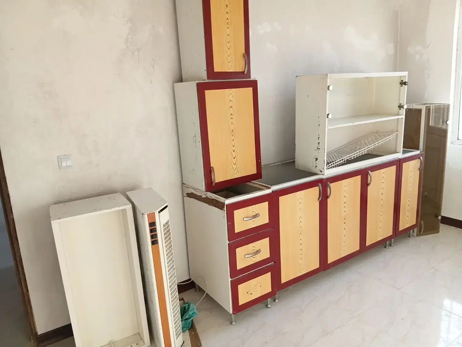 کابینت فلزی همراه هود|آب‌چکان و نظم‌دهنده ظروف|بروجرد, |دیوار