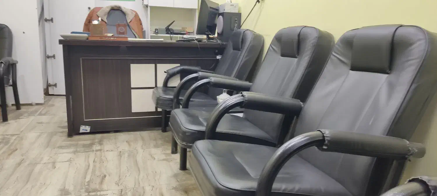 میز  مدیریتی همراه با 8عددصندلی میزبان|مبلمان اداری|گرگان, |دیوار