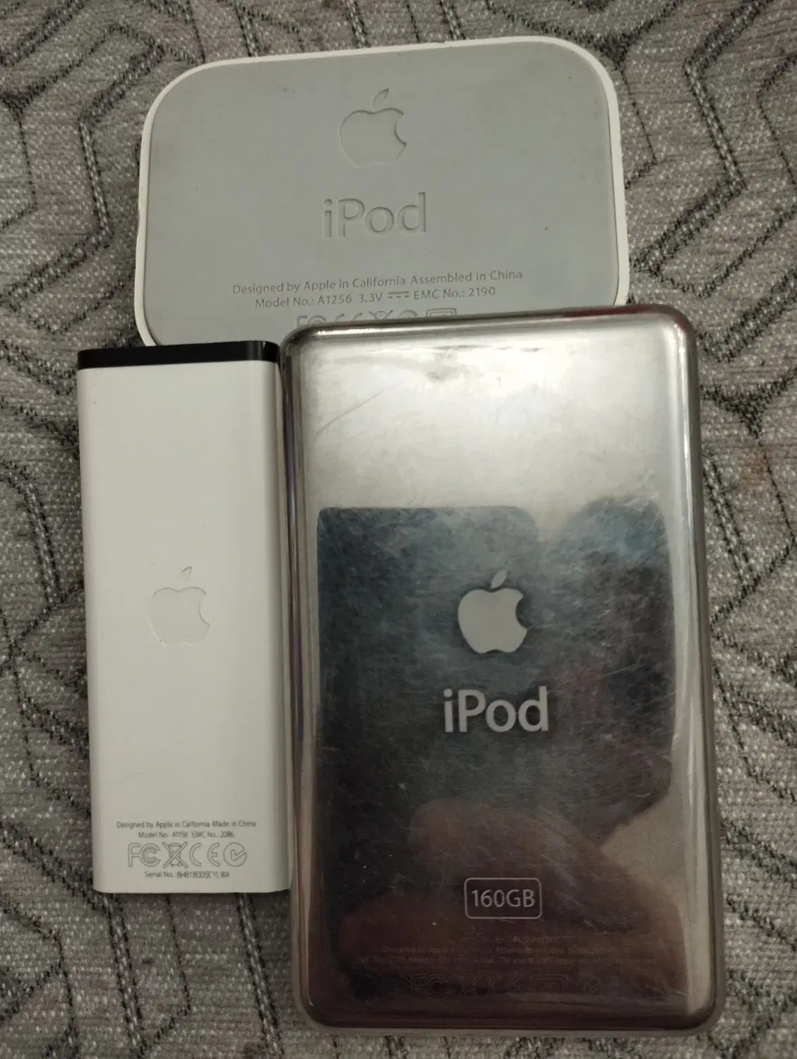 آیپاد کلاسیک ۱۶۰ گیگ و داک نو نو تمیز تمیز iPod|پخشکننده همراه|تهران, یافت آباد جنوبی|دیوار