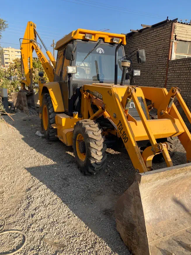 بیل بکهو تی دی ال ۱۰۰ مدل ۴۰۲|ماشینآلات صنعتی|اصفهان, کوی امیریه|دیوار