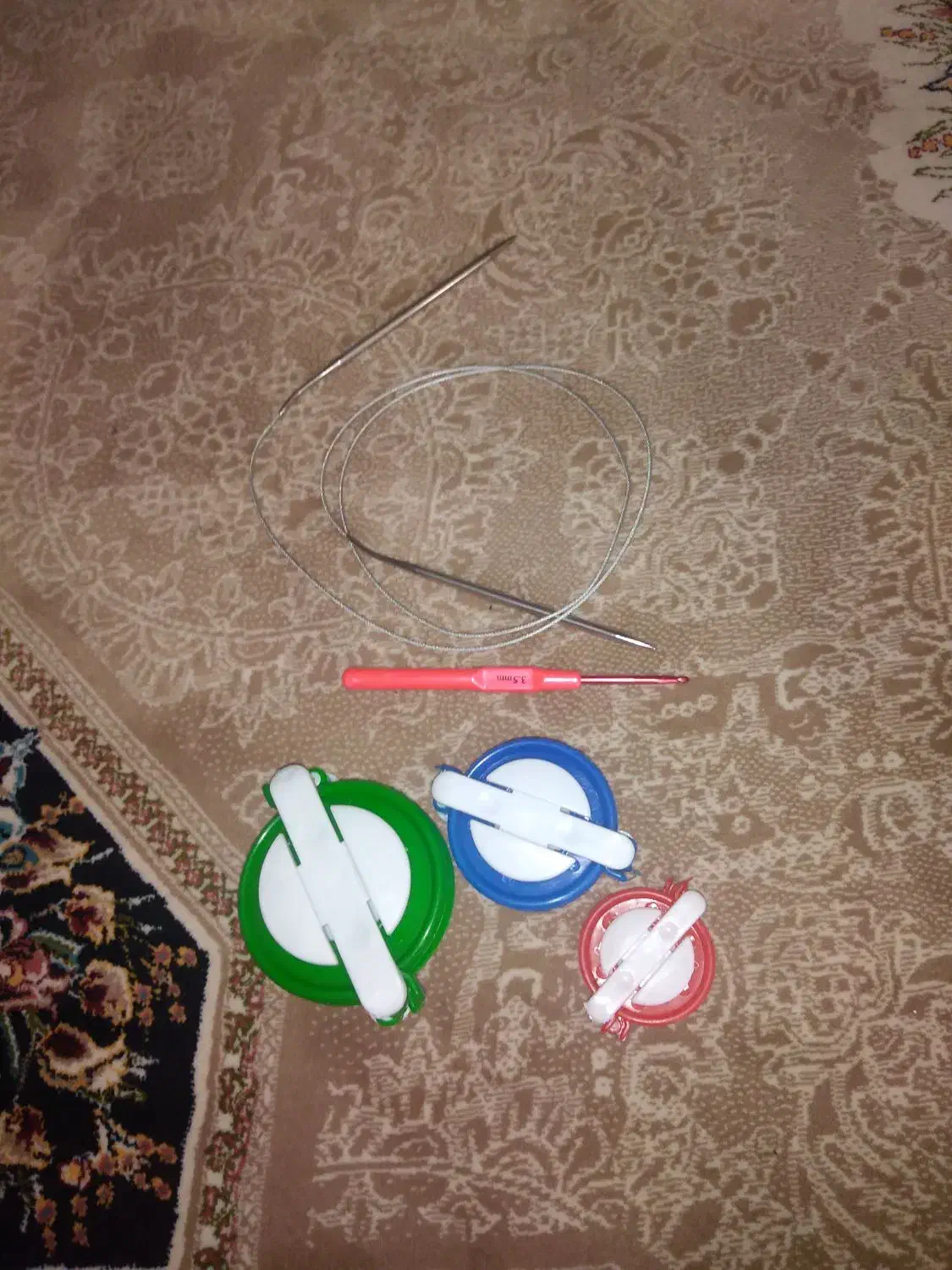 کاموا|لوازم خیاطی و بافتنی|شاهینشهر, شهرک گلدیس|دیوار