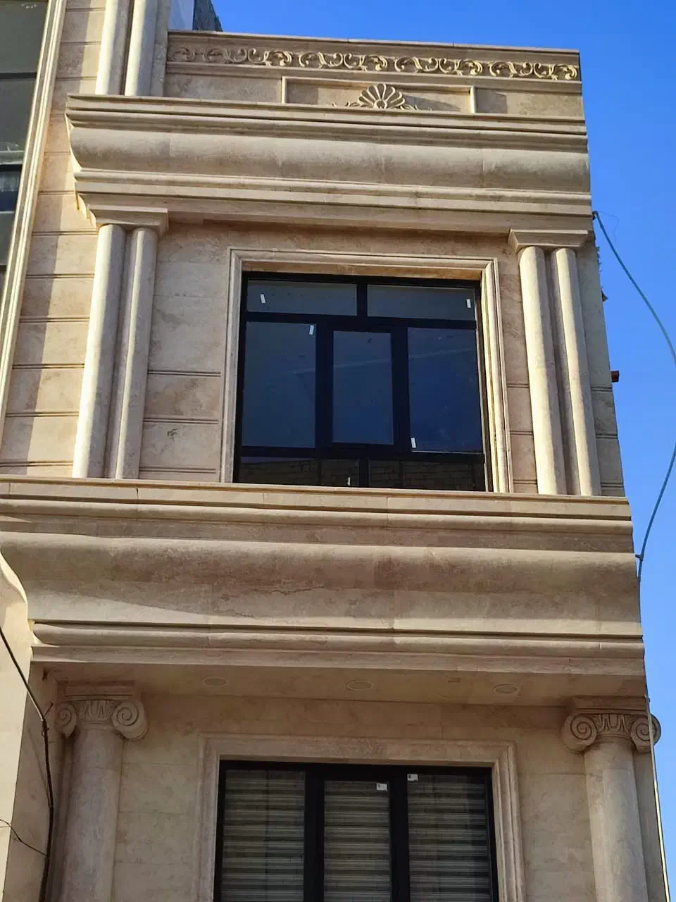 ساخت و نصب و تعمیر در و پنجره Upvc و آلومینیوم|خدمات پیشه و مهارت|قم, کلهری|دیوار