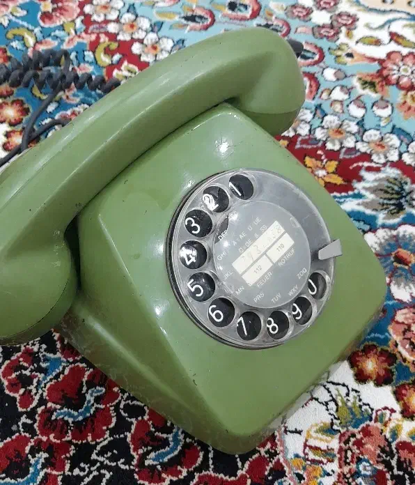 تلفن رو میزی قدیمی|تلفن رومیزی|اراک, |دیوار