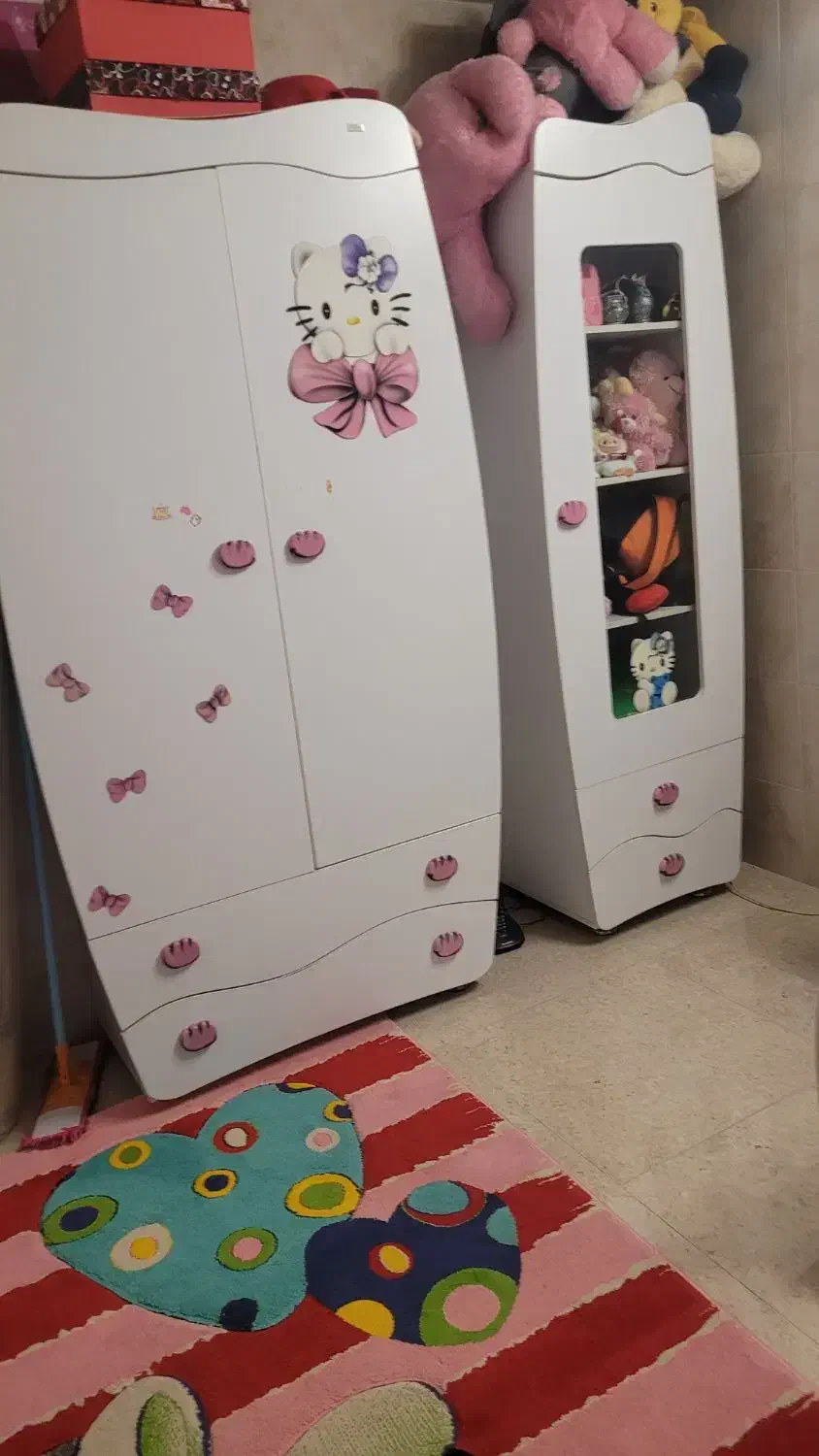 سرویس اتاق خواب در حد نو بسیار تمیز|تخت و سرویس خواب|کاشان, صنعت|دیوار