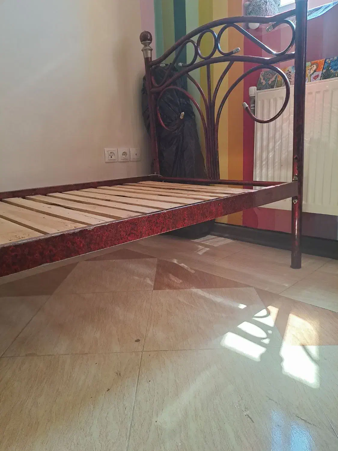 فروش فوری تخت|تخت و سرویس خواب|صدرا-فارس, فاز ۱|دیوار