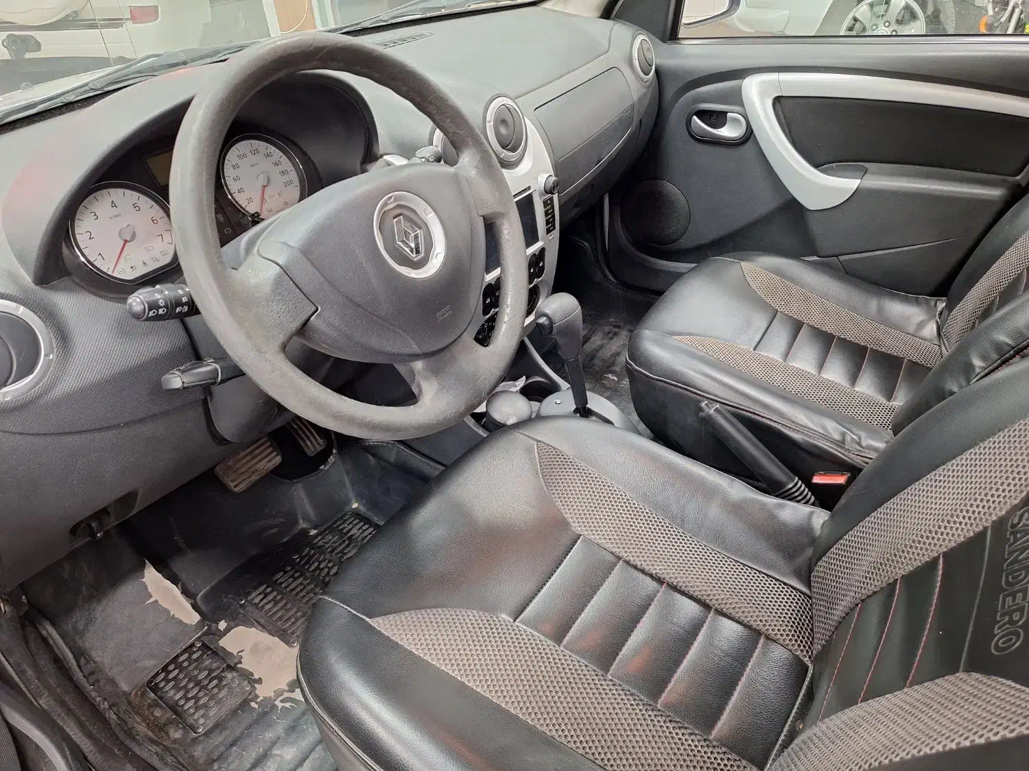 ساندرو اتومات|خودرو سواری و وانت|کرمان, |دیوار