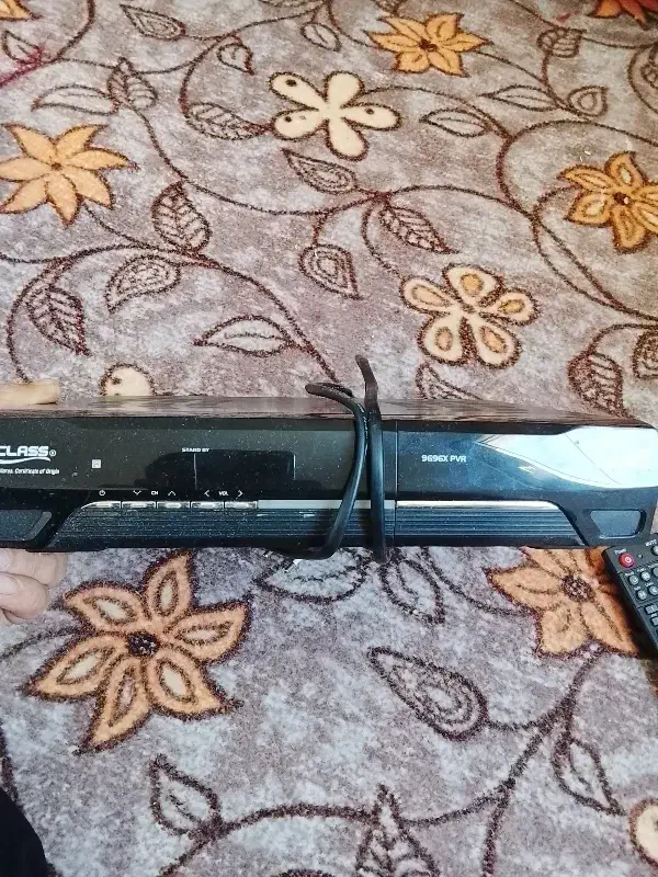 دیجیتال|صوتی و تصویری|پرند, فاز ۶|دیوار