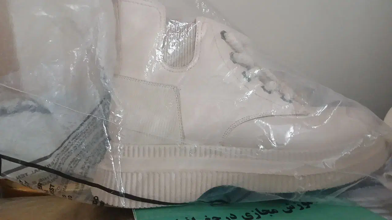 بوت کرم فوق‌العاده سبک و نونو|کیف، کفش، کمربند|اصفهان, قلعه طبره|دیوار