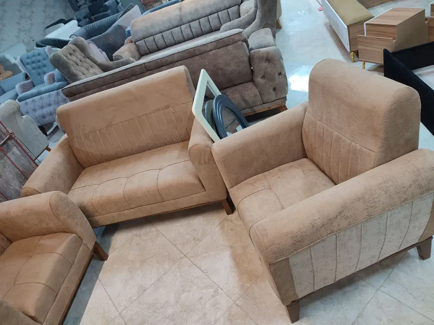 مبلمان آیدا|مبلمان خانگی و میز عسلی|رفسنجان, |دیوار