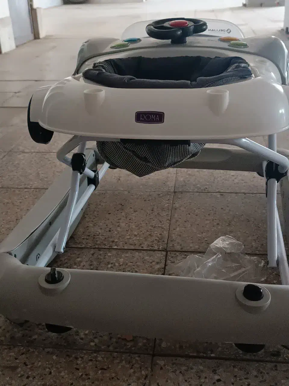 روروئک|کالسکه و لوازم جانبی|گلبهار, شهر جدید گلبهار|دیوار