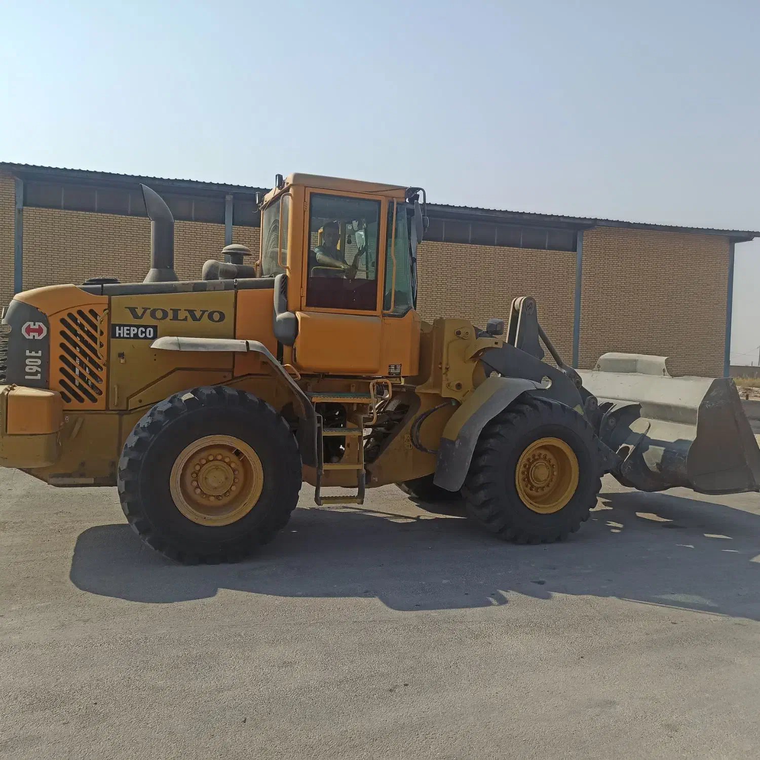 لودر آماده کار|خودرو سنگین|خارک, |دیوار