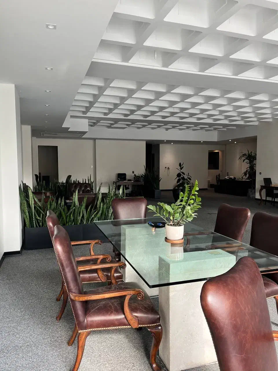 /دو واحد 93 متری در یک طبقه /کناره هم / ۴ پارکینگ|اجارهٔ دفتر کار، اتاق اداری، مطب|تهران, زعفرانیه|دیوار