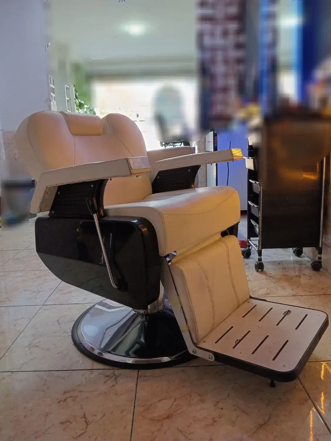 صندلی وی آی پی مارک پانتی|آرایشگاه و سالن‌های زیبایی|ارومیه, |دیوار