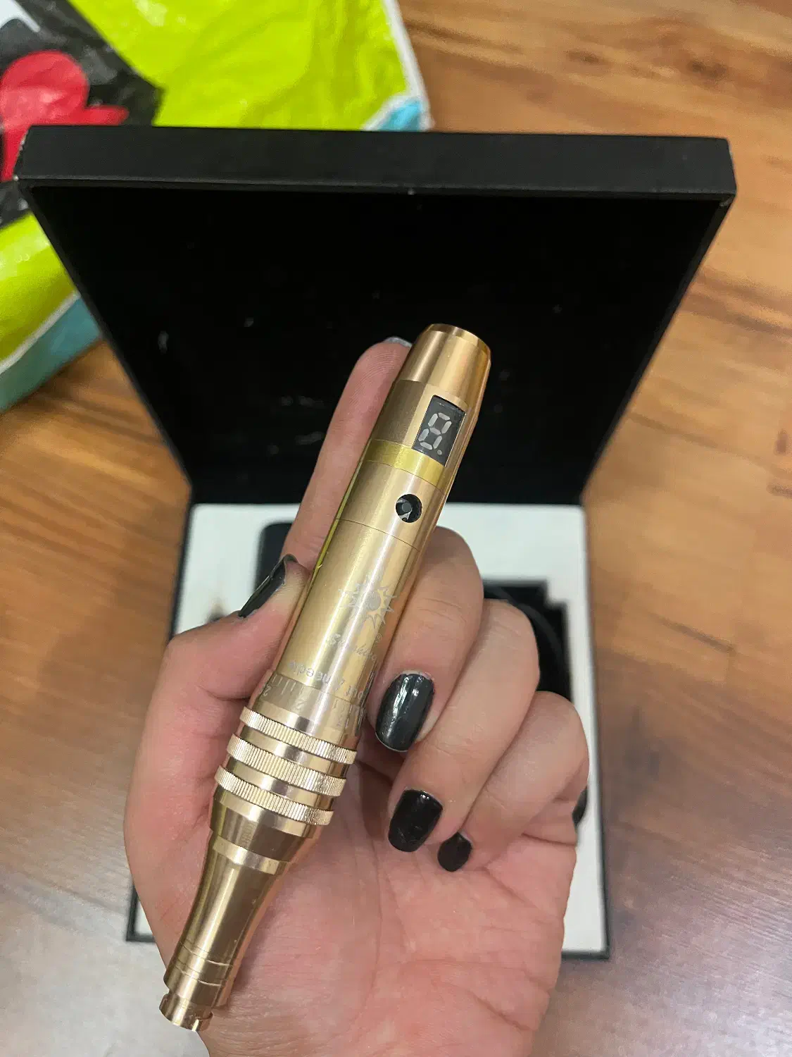 دستگاه تتو|آرایشگاه و سالن‌های زیبایی|شاهین‌شهر, نظامی|دیوار