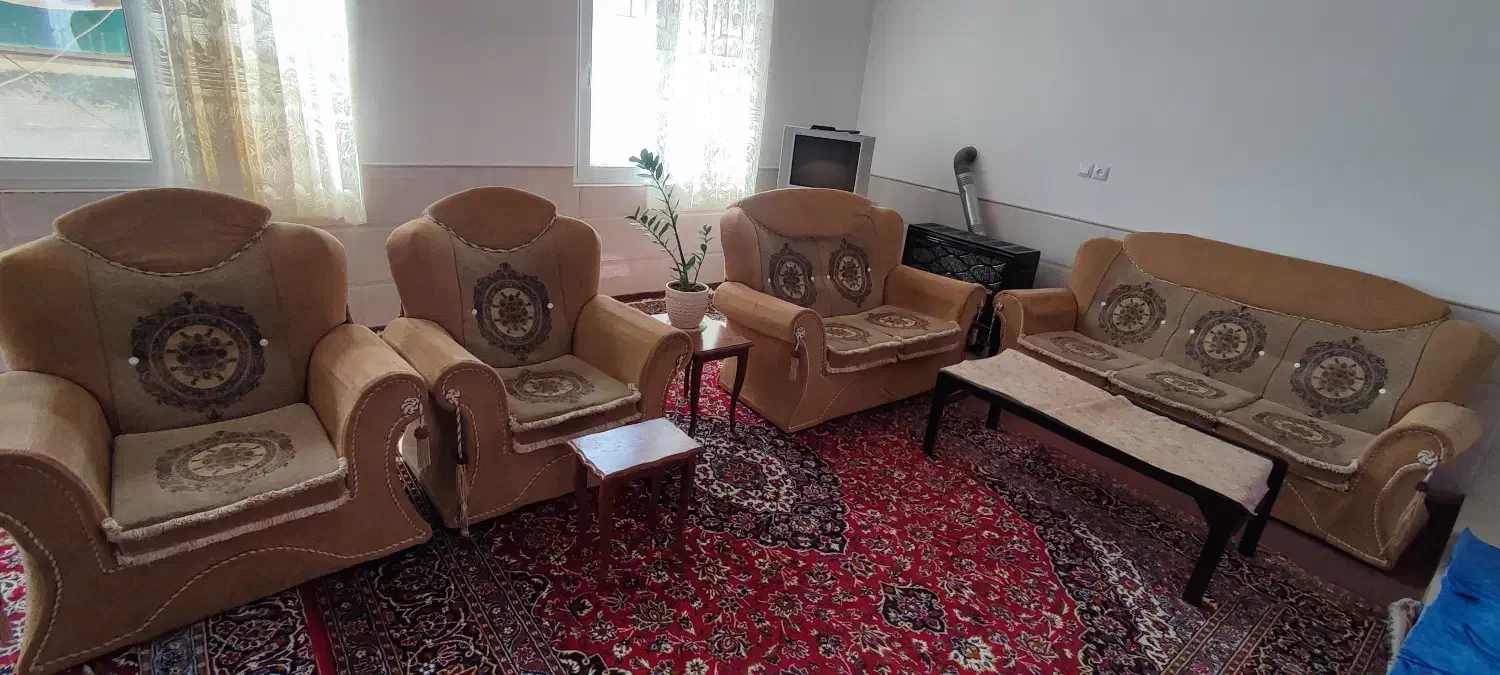 مبل ۷ نفره تمیز اقتصادی|مبلمان خانگی و میز عسلی|قمصر, |دیوار