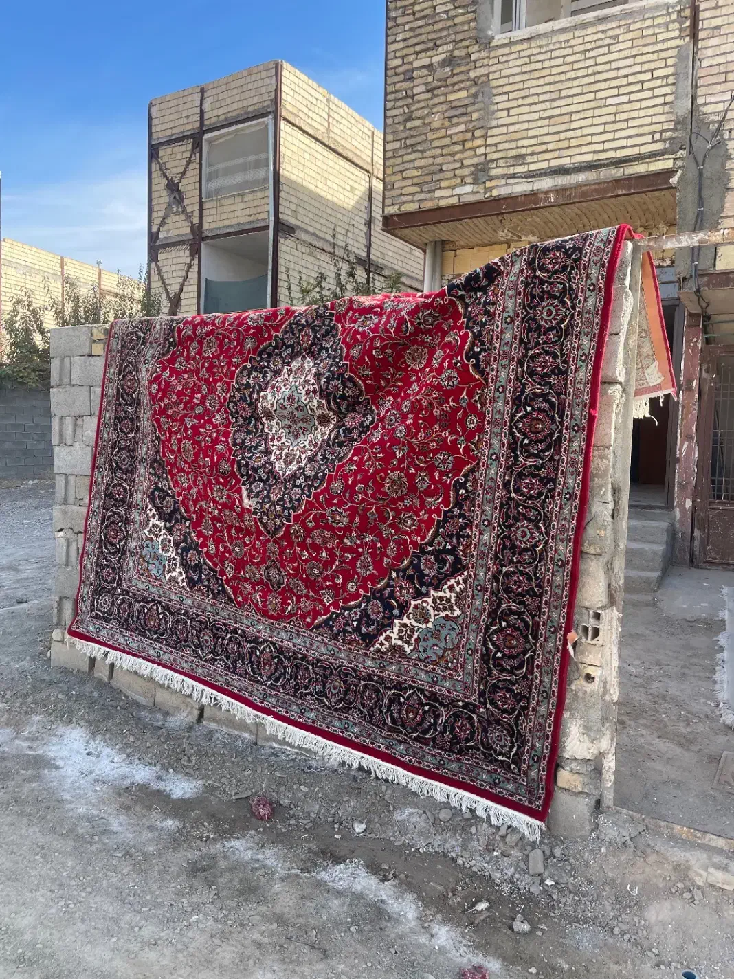 یک فرش دوازده متری و شیش متری|فرش|مشهد, رباط طرق|دیوار