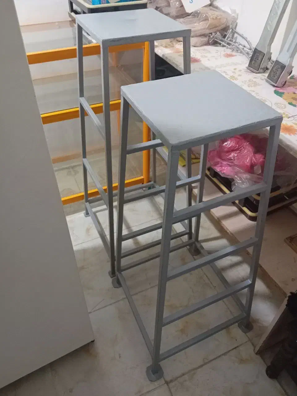 چهارپایه|صندلی و نیمکت|اراک, |دیوار