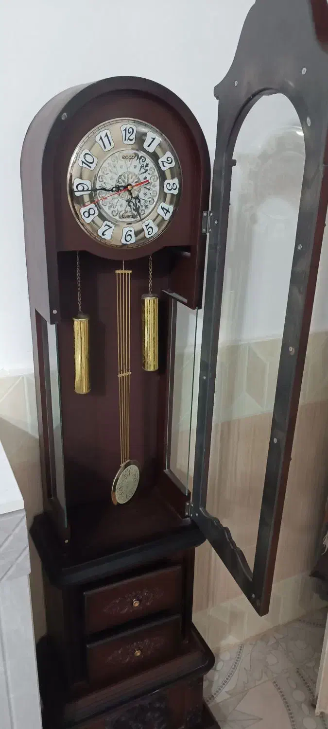 ساعت شیک ایستاده|ساعت دیواری و تزئینی|تربتحیدریه, میدان مرکزی|دیوار