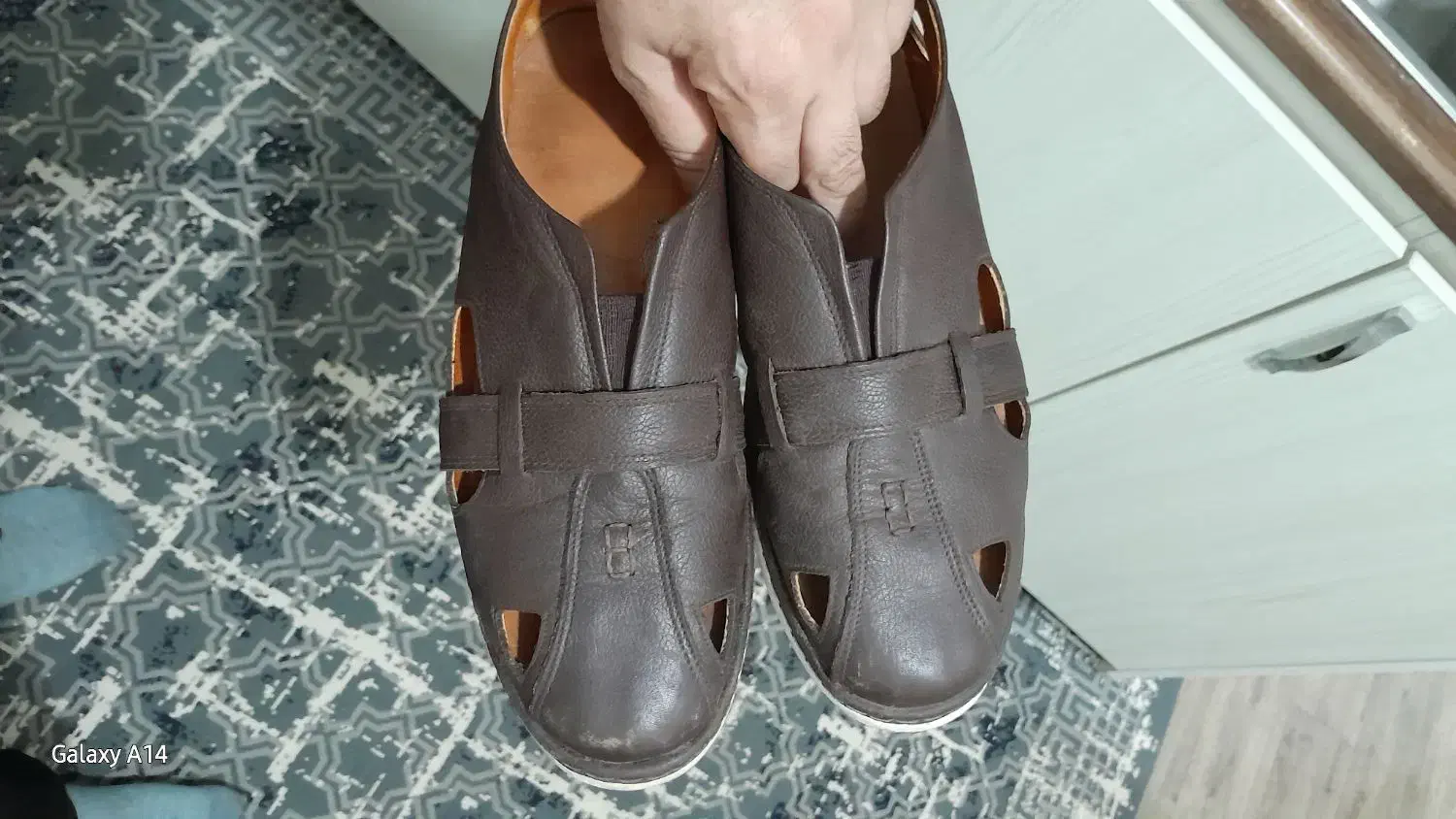 کفش|کیف، کفش، کمربند|رشت, لاکان|دیوار