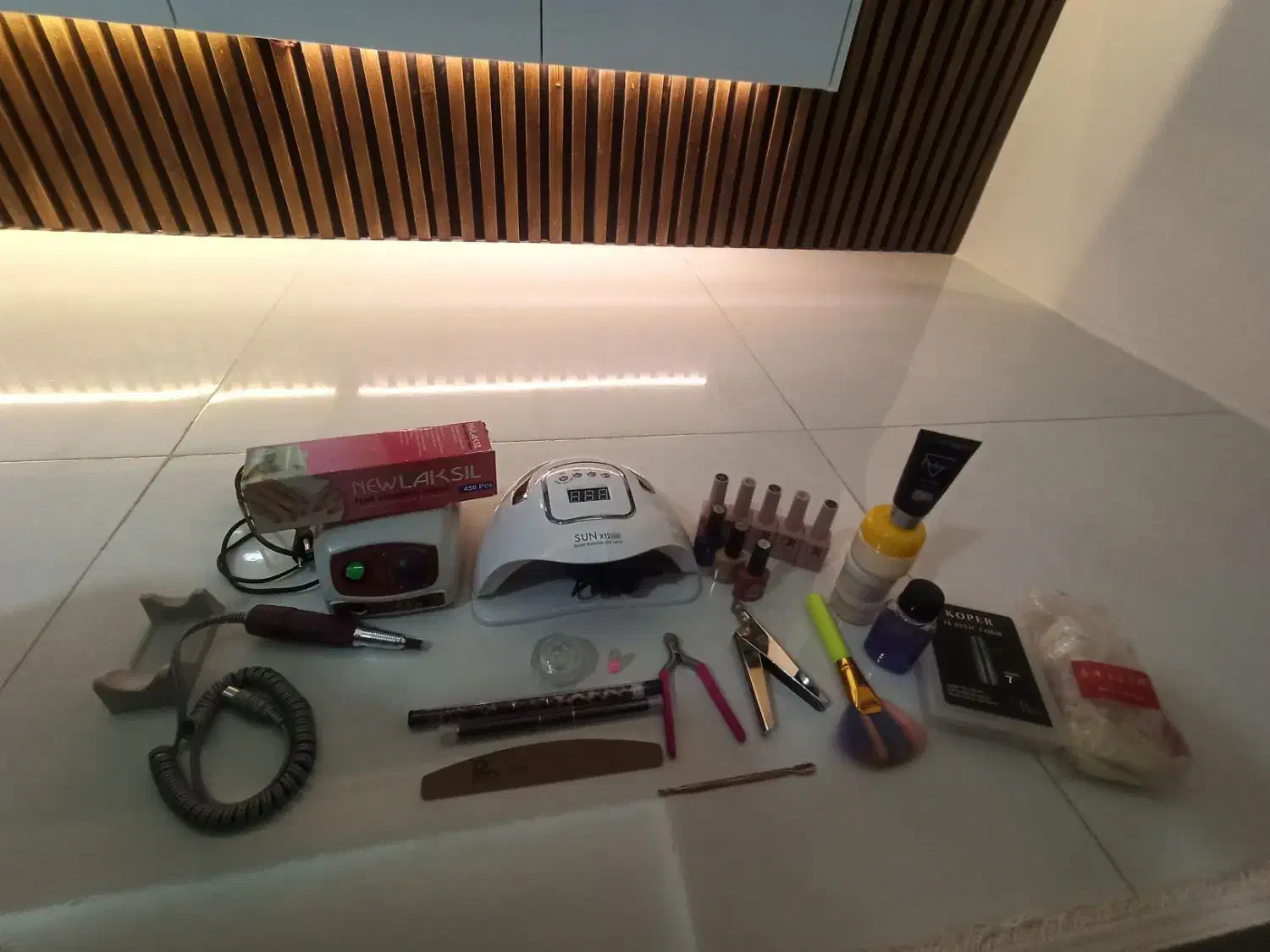 وسایل کاشت ناخن کاملا سالم|آرایشی، بهداشتی، درمانی|تبریز, |دیوار