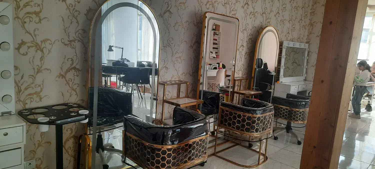 وسایل سالن آرایشگاهی|آرایشگاه و سالن‌های زیبایی|سنندج, |دیوار