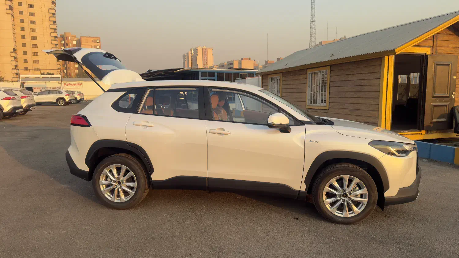 تویوتا کرولا کراس هیبریدی ۲۰۲۵|خودرو سواری و وانت|تهران, حشمتیه|دیوار
