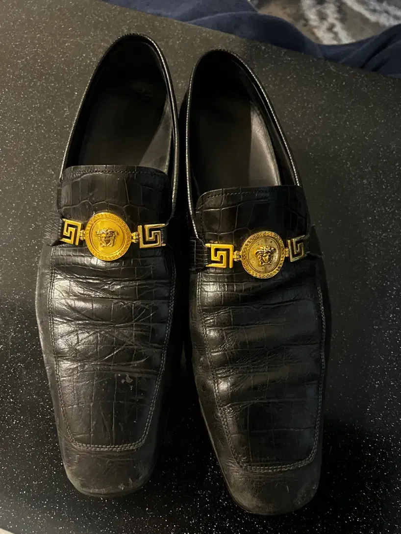 کفش کمربند دکمه سر دست ورساچه اصل|کیف، کفش، کمربند|تهران, فرمانیه|دیوار