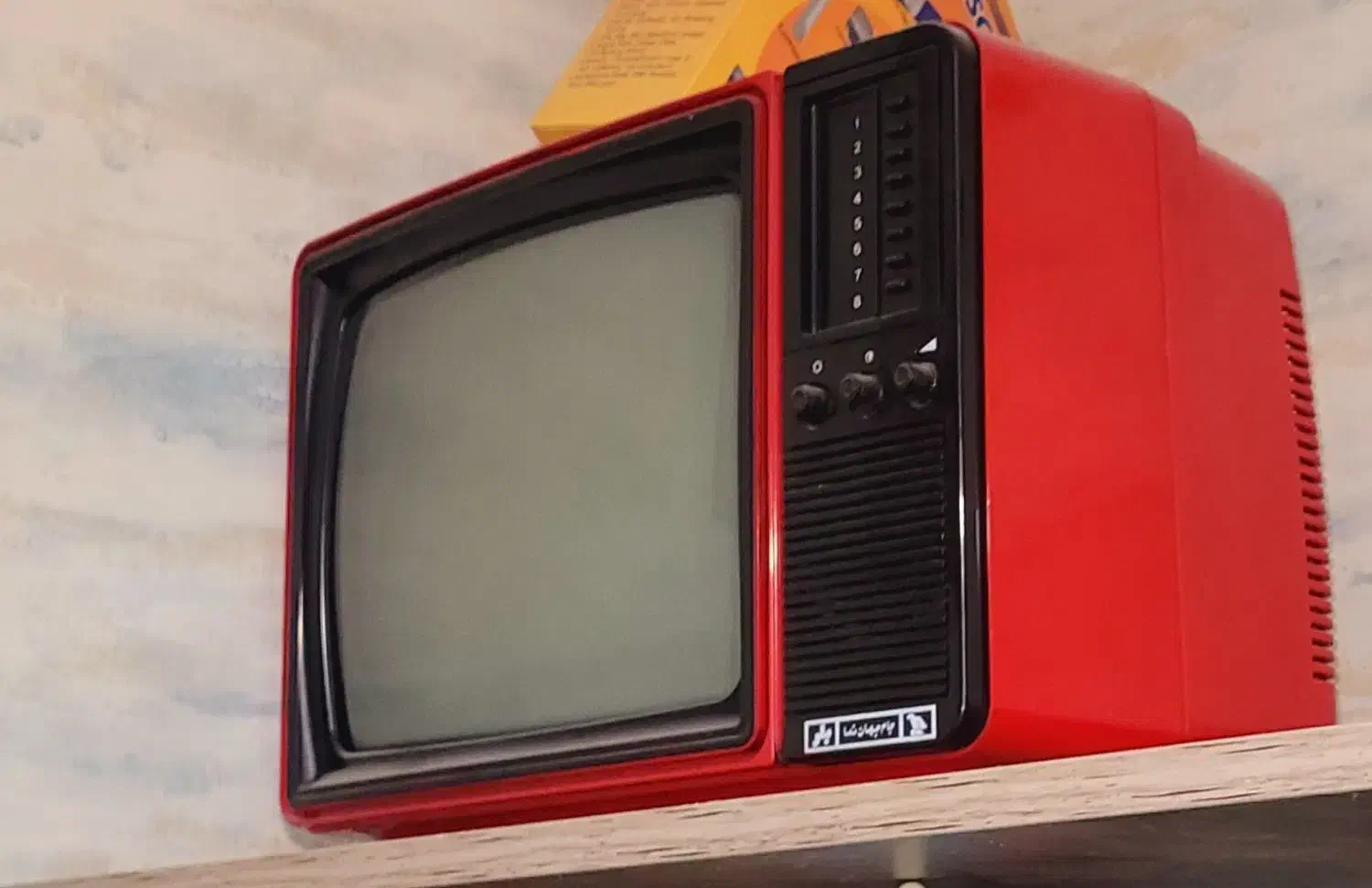 تلویزیون نوستالژی|تلویزیون و پروژکتور|اقبالیه, |دیوار