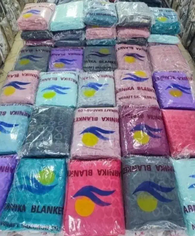 حراج پتو شادیلون|رختخواب، بالش، پتو|قم, قلعه کامکار|دیوار