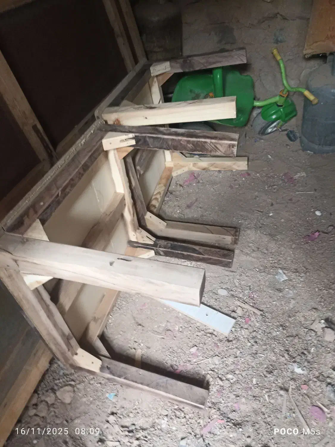 کرسی نردبان چهارپایه|صندلی و نیمکت|بیرجند, |دیوار