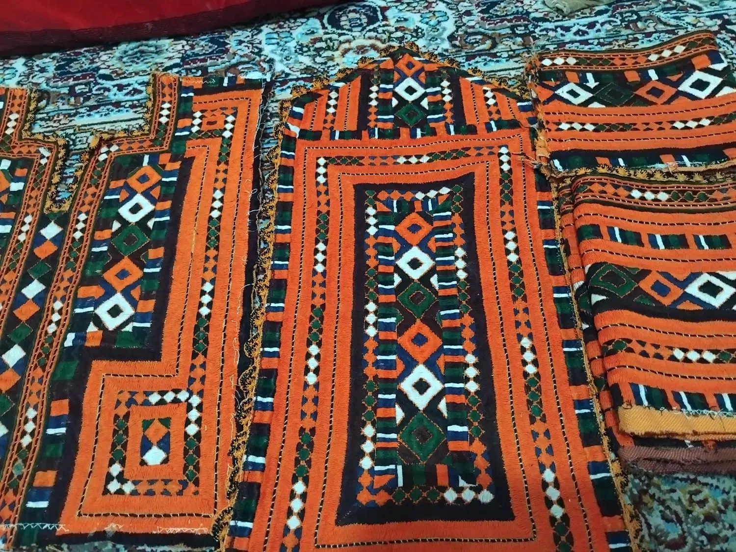 بدون پارچه|لباس|ایرانشهر, |دیوار