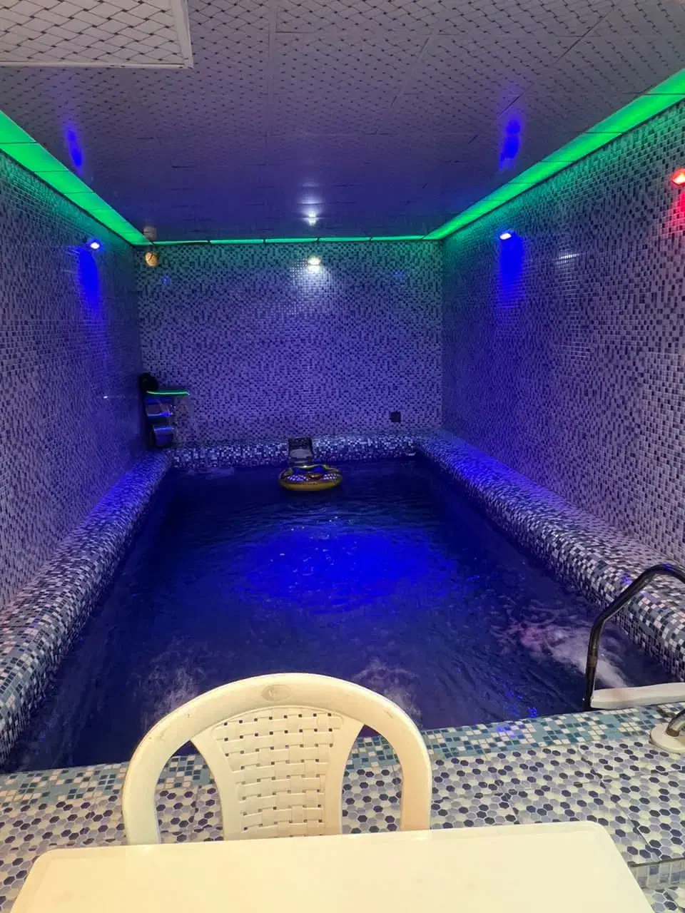 اجاره باغ ویلا استخردار سرپوشیده و بیلیارد|اجارهٔ کوتاهمدت ویلا و باغ|ورامین, ورامین|دیوار