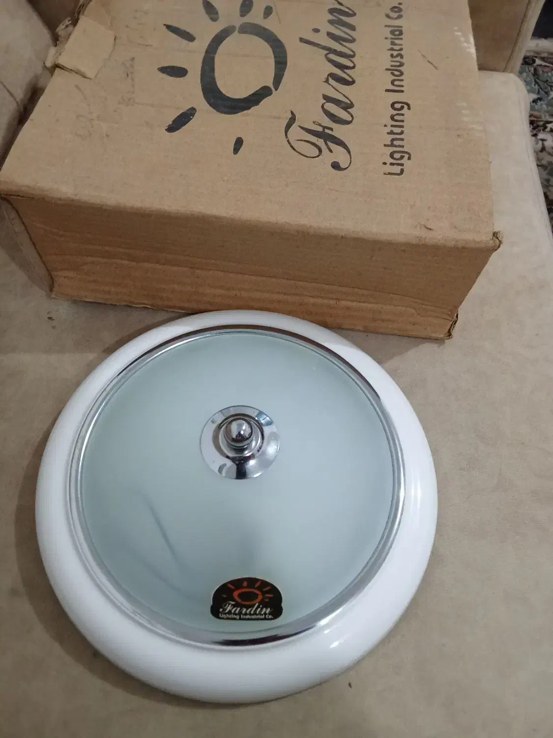 قاب لامپ|لامپ و چراغ|ساری, |دیوار