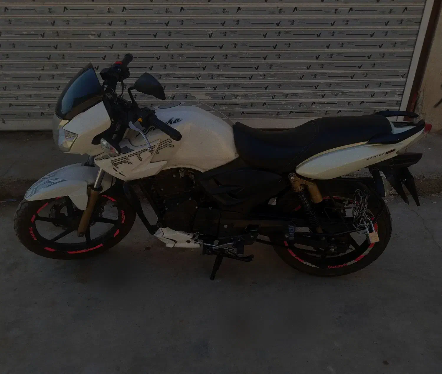 آپاچی صدو هشتاد|موتورسیکلت|تهران, شمشیری|دیوار