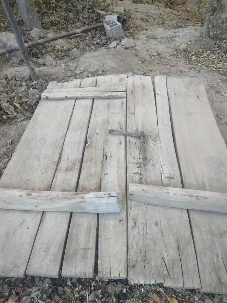 درب قدیمی ۱۲۰ ساله مناسب بوم گردی|مصالح و تجهیزات ساختمان|تهران, دهقان|دیوار