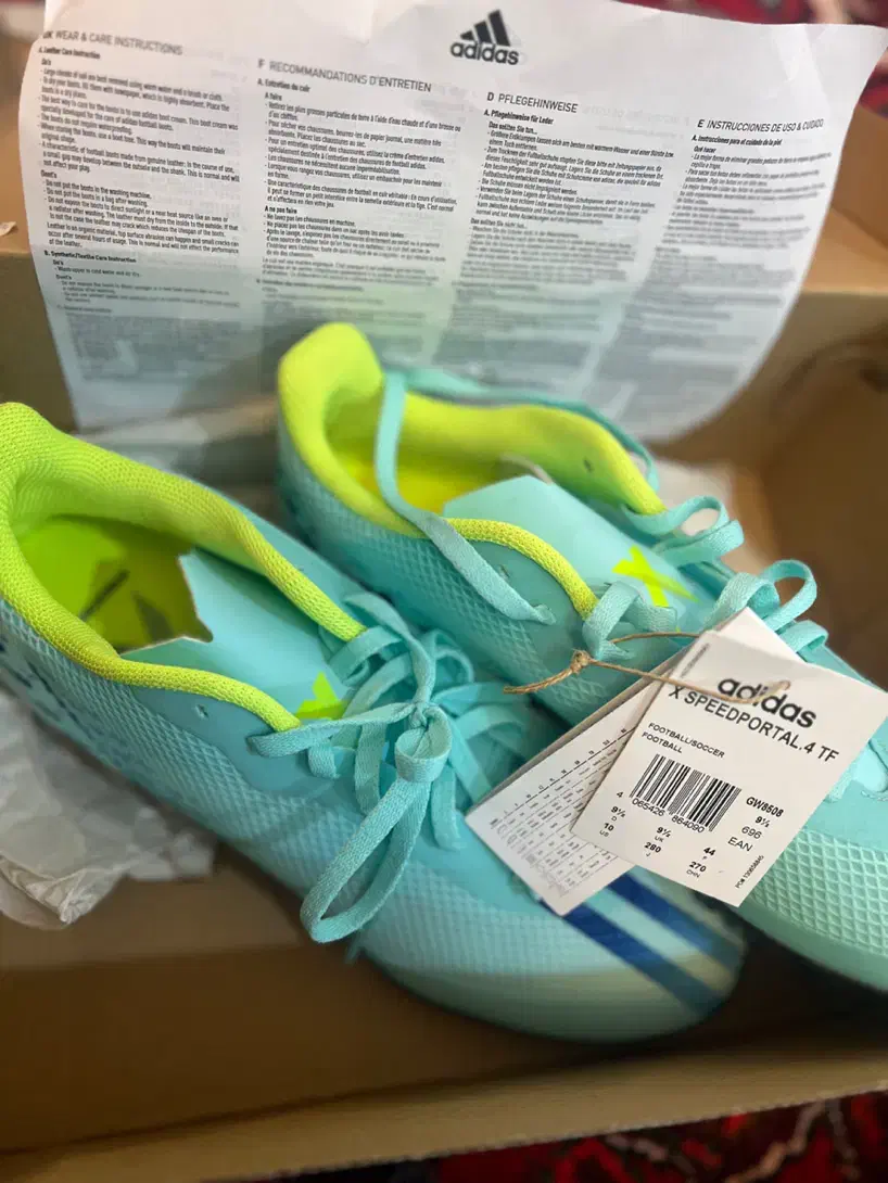 کفش ورزشی نو چمن مصنوعی اصل آدیداس|کیف، کفش، کمربند|مرند, |دیوار