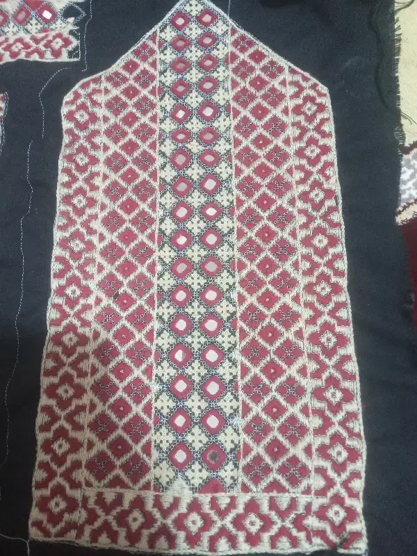 هزار آینه ای دوخت ظریف|لباس|خاش, |دیوار