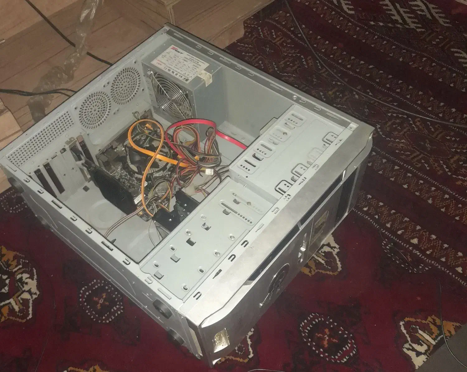 کامپیوتر قدیمی ولی ارتقا داده شده|رایانه رومیزی|آق قلا, |دیوار