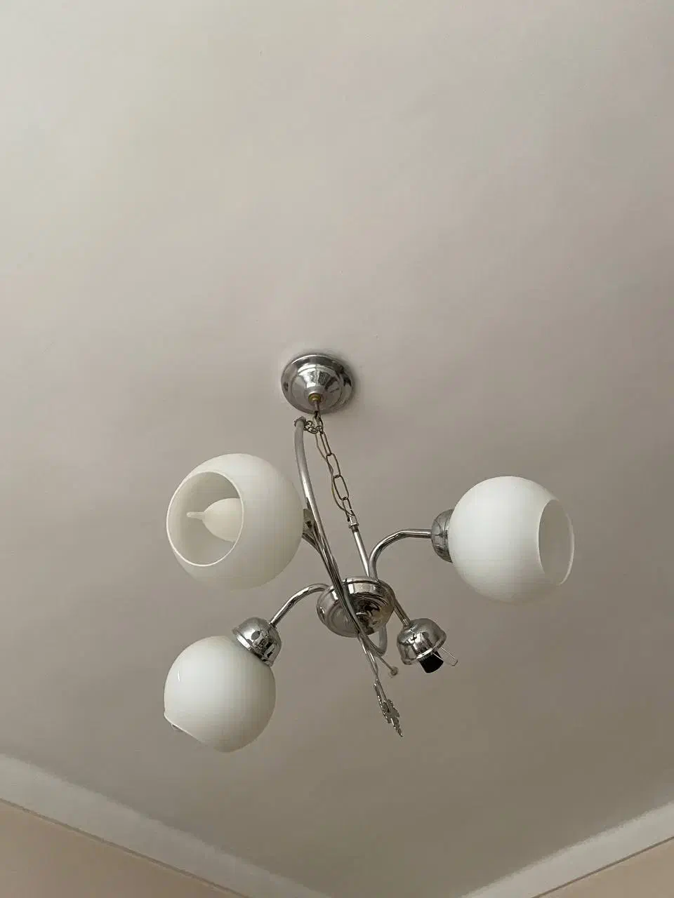 لوستر ۴ شعله ۱۵۰ هزار تومن|لوستر و چراغ آویز|ارومیه, |دیوار