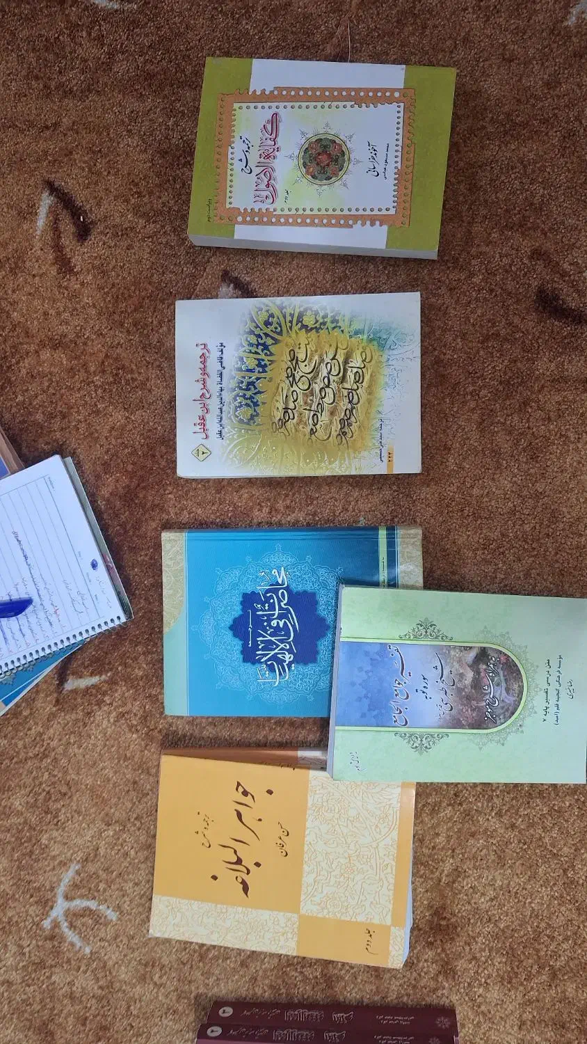 کتب مذهبی و تاریخی و کاغذ باطله با بالاترین نرخ|کتاب و مجله مذهبی|ارومیه, |دیوار