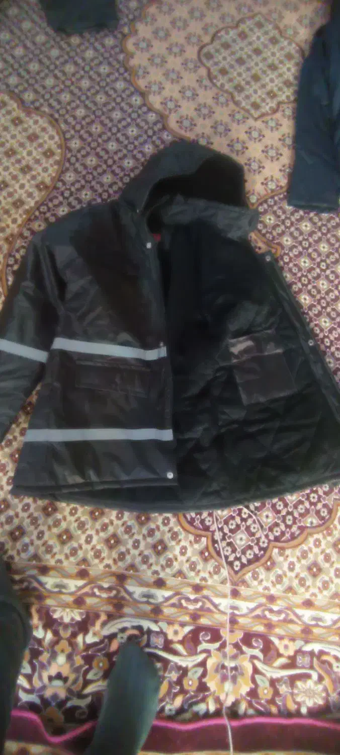 کاپشن وبارانی|لباس|اهر, |دیوار