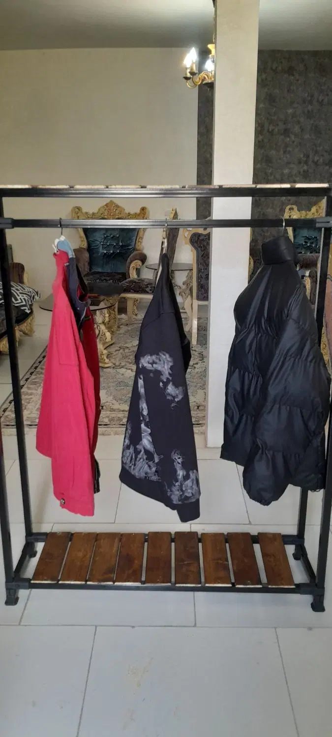 رگال|بندرخت و رخت‌آویز|کاشان, دشت لتحر|دیوار