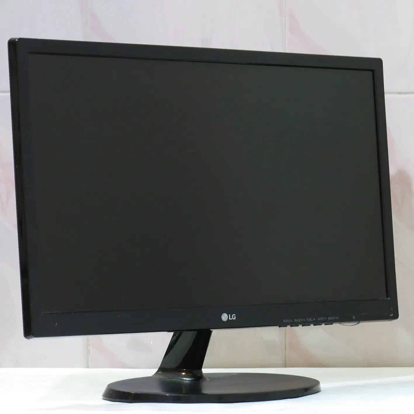 مانیتور 22 اینچ LG دارای HDMI|قطعات و لوازم جانبی رایانه|قم, سیدان|دیوار