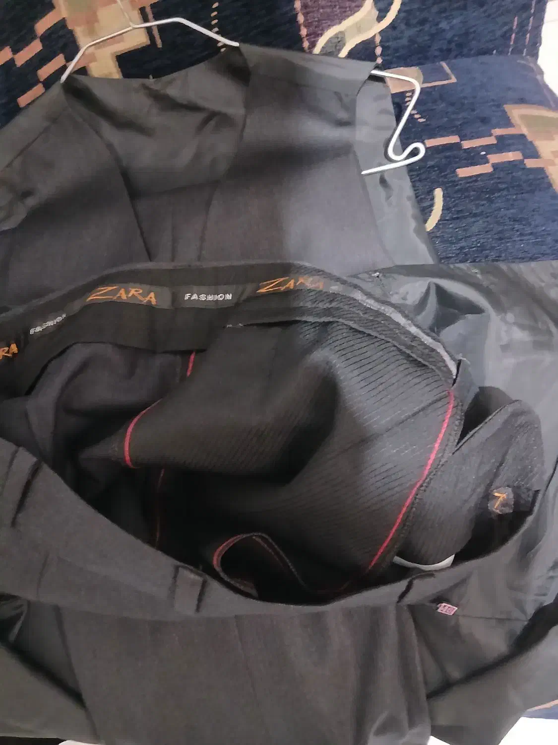 کت وشلوار|لباس|رشت, دباغیان|دیوار